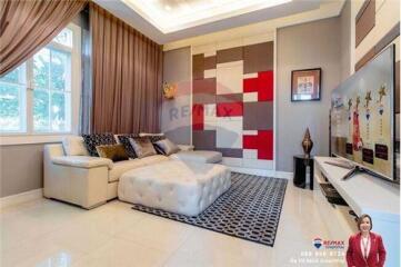 1,000 Sqm., 5 Beds, 6 Baths Townhouse listed for ฿ 100,000,000.