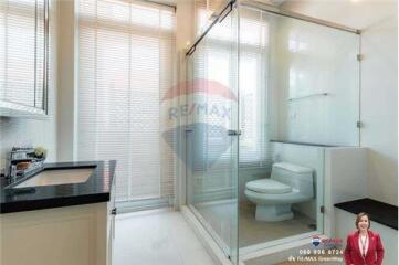 1,000 Sqm., 5 Beds, 6 Baths Townhouse listed for ฿ 100,000,000.