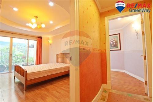 342 Sqm., 4 Beds, 5 Baths Condo listed for ฿ 11,900,000.