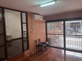 Rent - Detached House 200 sq.m. 4 bedroom 2 bathroom Tiwanon52 Alley Tiwanon Rd.